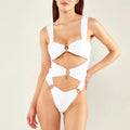 White High-Leg Brazilian One-Piece mit goldenen Ring-Details und seitlichen Cut-outs