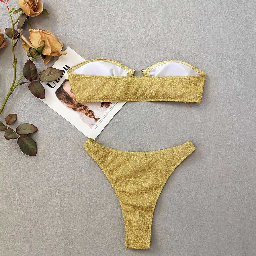 Traje de baño de bikini brasileño de dos piezas con banda atrevida y pierna alta con aro de lúrex y purpurina