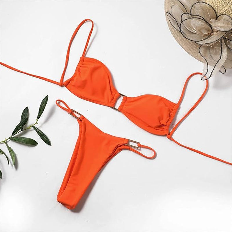 Biquíni de Dois Peças com Bralette de Anel Metálico e Tanga Cheeky Sexy