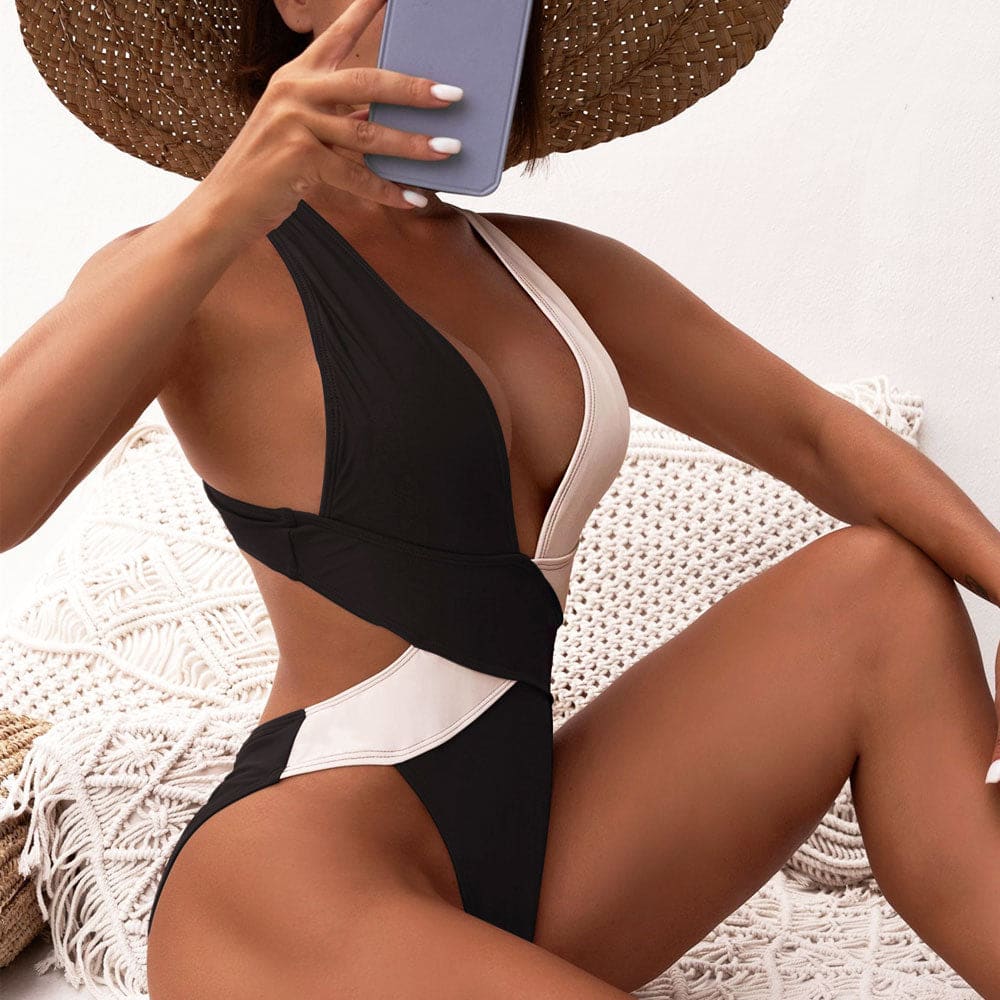 Contrast Deep V Scrunch Back One Piece Swimsuit - Black / S On sale